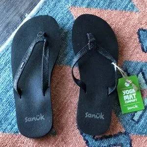 Sanuk Shoes Nwt Sanuk Yoga Joy Glitter Sandals Poshmark